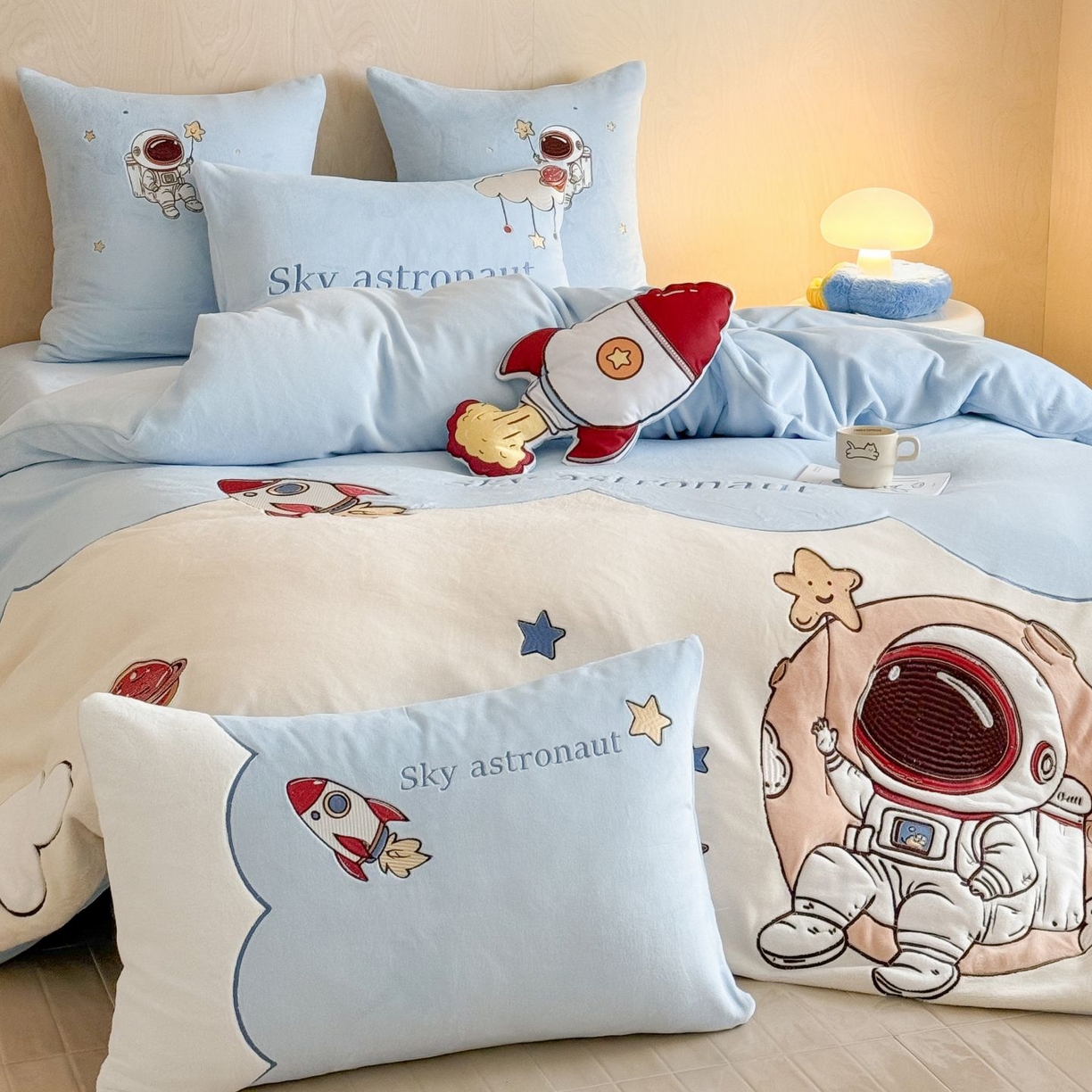 91家纺网 家纺一手货源 找家纺 （总）西西家居 2025新款230g牛奶绒四件套-星途闪闪（会员-20元 各平台严格控价劵后不低于318元起!）