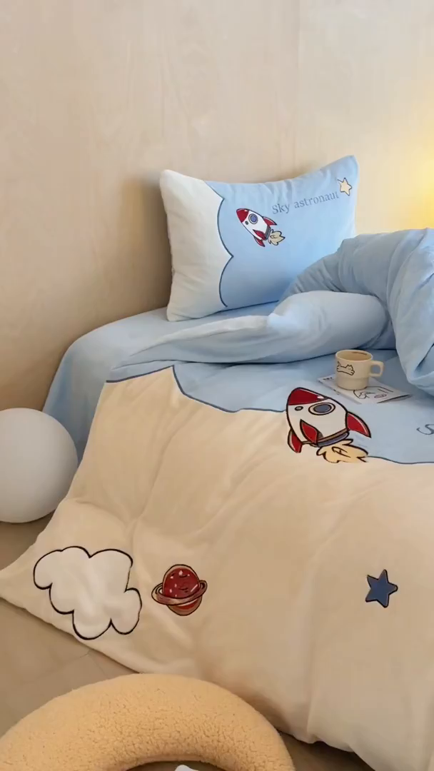 91家纺网 家纺一手货源 找家纺 （总）西西家居 2025新款230g牛奶绒四件套-星途闪闪（会员-20元 各平台严格控价劵后不低于318元起!）