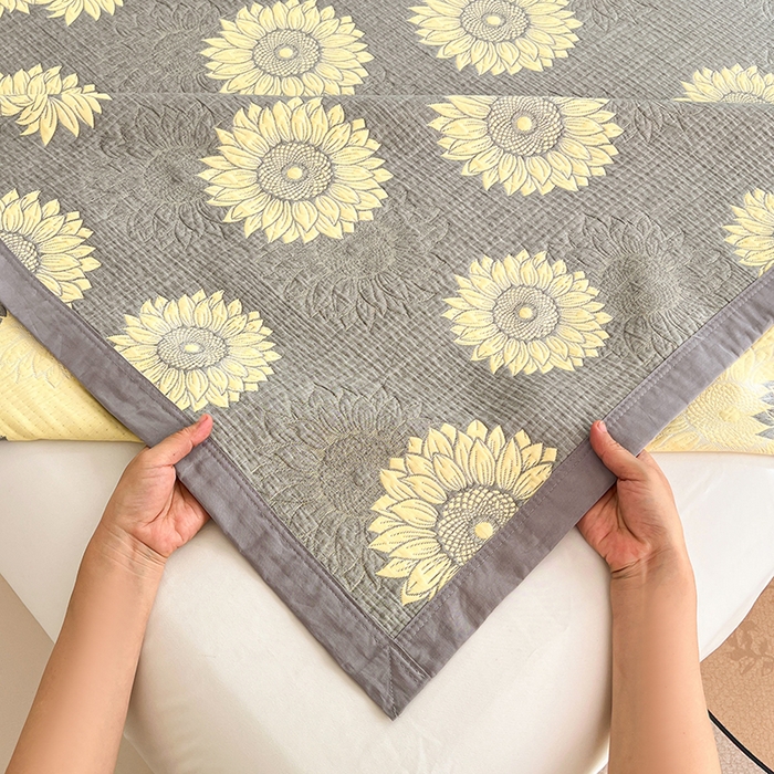 91家纺网 家纺一手货源 找家纺 yyds网供 2025新款A类色织全棉三层纱布床盖三件套喷气夹棉盖毯夏被厚床单多功能榻榻米风格二 暖阳灰黄