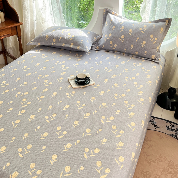 91家纺网 家纺一手货源 找家纺 yyds网供 2025新款A类色织全棉三层纱布床盖三件套喷气夹棉盖毯夏被厚床单多功能榻榻米风格二 相遇灰黄