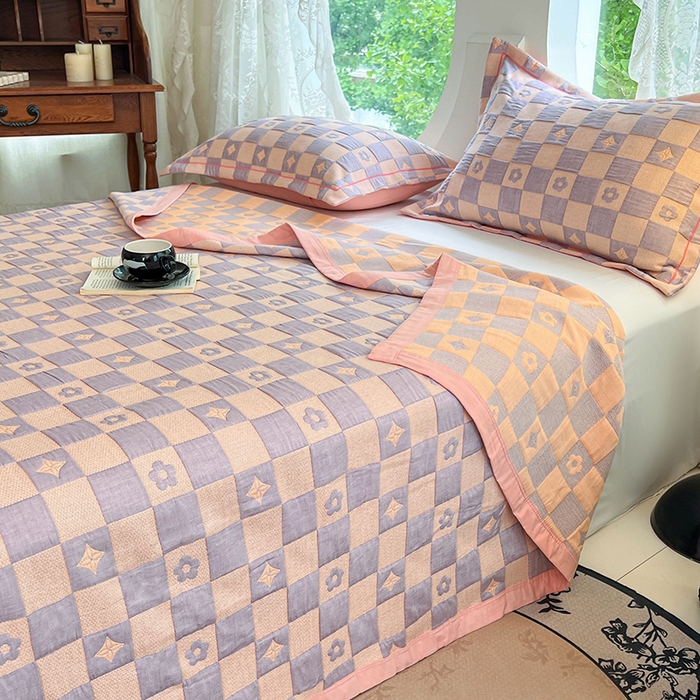 91家纺网 家纺一手货源 找家纺 yyds网供 2025新款A类色织全棉三层纱布床盖三件套喷气夹棉盖毯夏被厚床单多功能榻榻米风格二 小香风粉紫