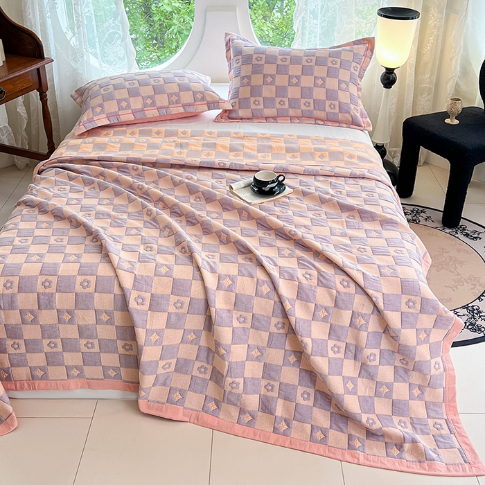 91家纺网 家纺一手货源 找家纺 yyds网供 2025新款A类色织全棉三层纱布床盖三件套喷气夹棉盖毯夏被厚床单多功能榻榻米风格二 小香风粉紫