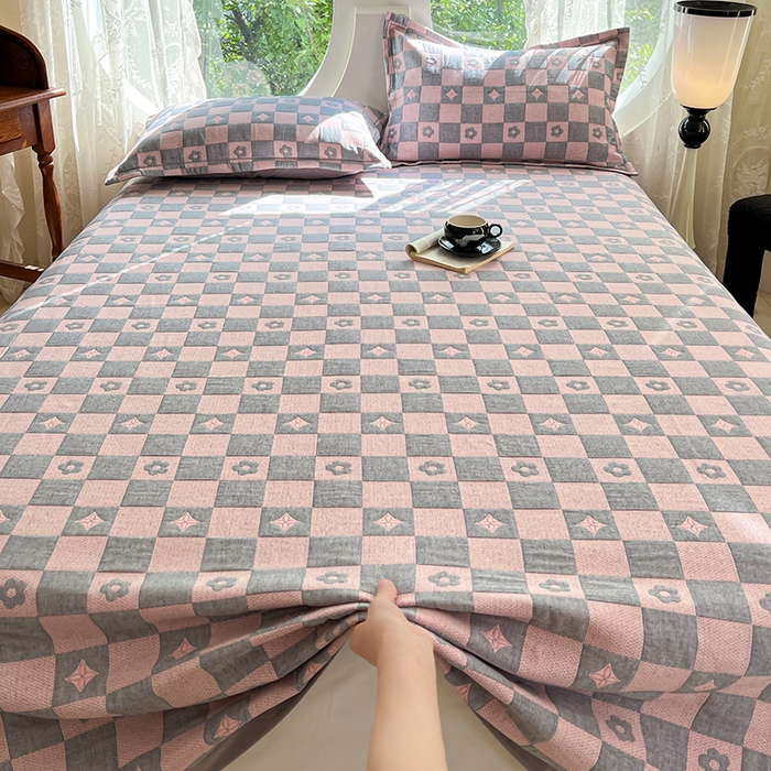 91家纺网 家纺一手货源 找家纺 yyds网供 2025新款A类色织全棉三层纱布床盖三件套喷气夹棉盖毯夏被厚床单多功能榻榻米风格二 小香风灰粉