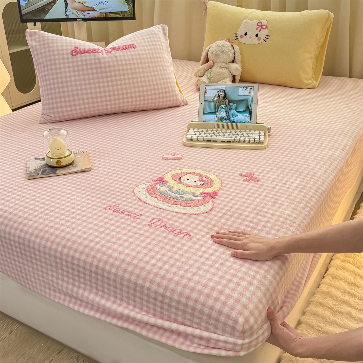 91家纺网 家纺一手货源 找家纺 （总）灰鲸 2025新款高克重牛奶绒毛巾绣床笠单床笠单品床笠床笠单件