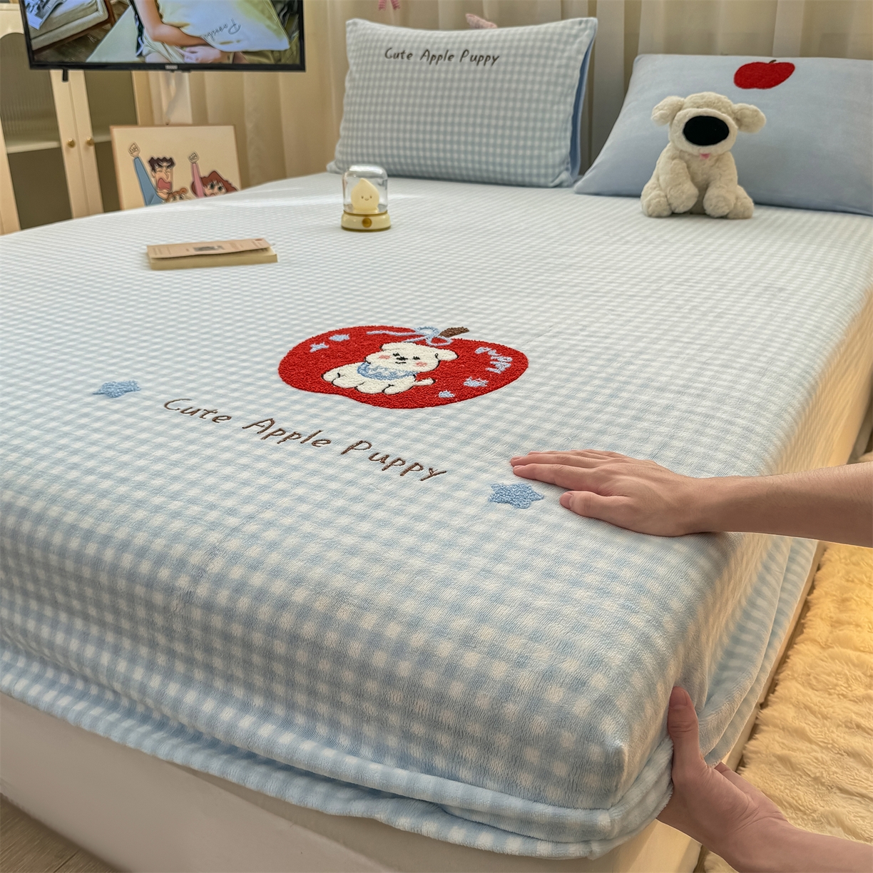 91家纺网 家纺一手货源 找家纺 灰鲸 2025新款高克重牛奶绒毛巾绣床笠单床笠单品床笠床笠单件 蓝格苹果狗