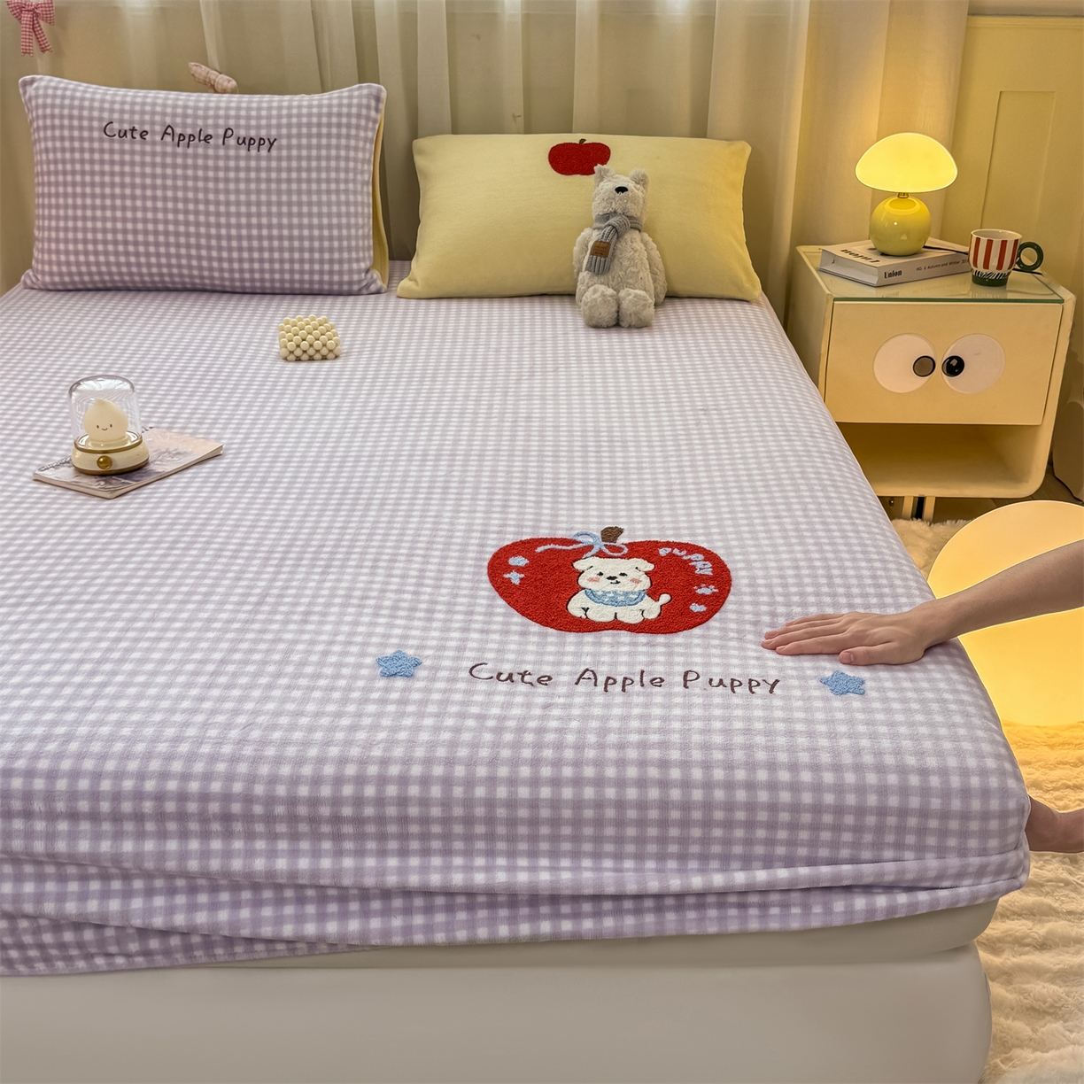 91家纺网 家纺一手货源 找家纺 灰鲸 2025新款高克重牛奶绒毛巾绣床笠单床笠单品床笠床笠单件 紫格苹果狗