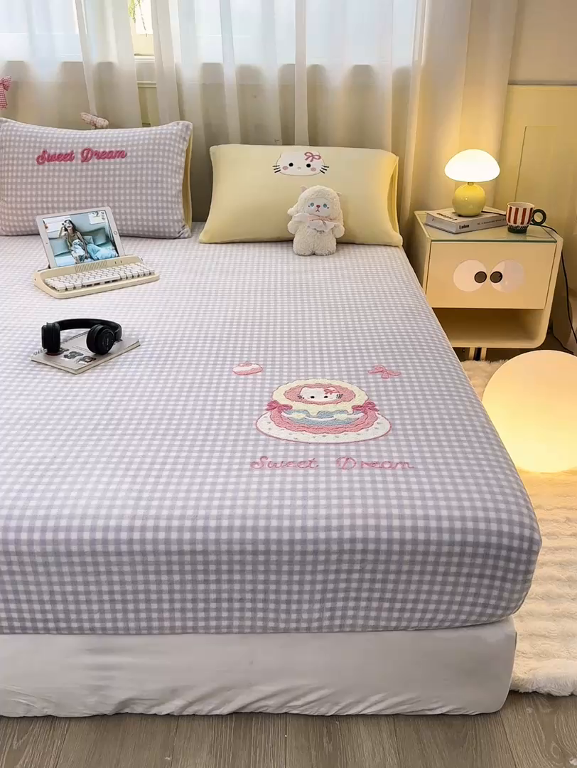 91家纺网 家纺一手货源 找家纺 灰鲸 2025新款高克重牛奶绒毛巾绣床笠单床笠单品床笠床笠单件 紫格蛋糕喵