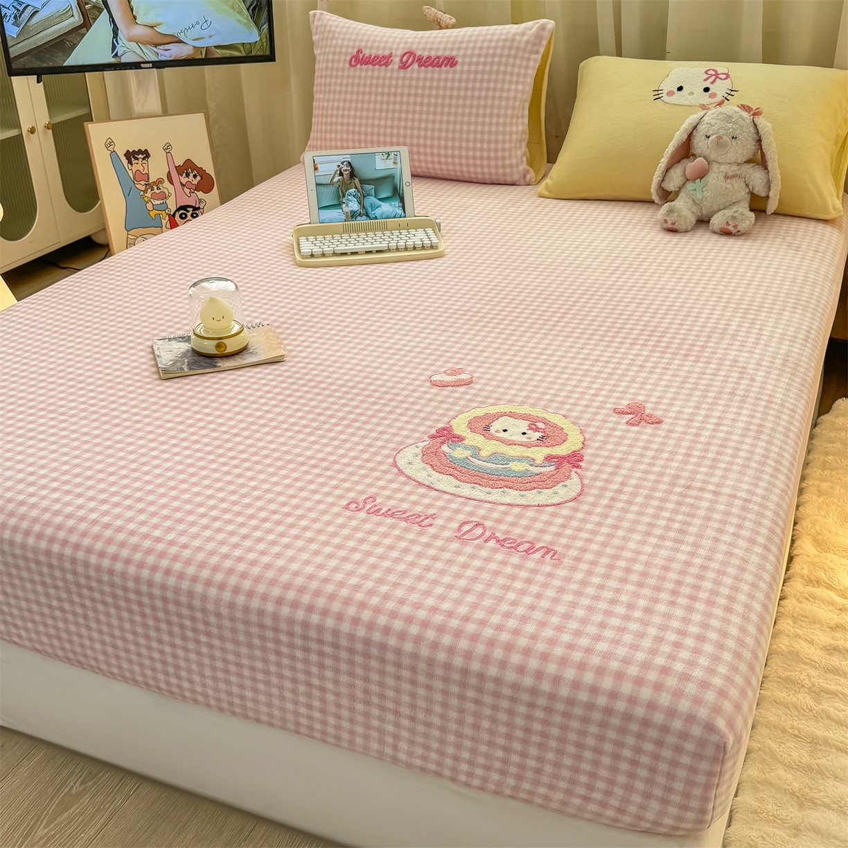 91家纺网 家纺一手货源 找家纺 灰鲸 2025新款高克重牛奶绒毛巾绣床笠单床笠单品床笠床笠单件 粉格蛋糕喵