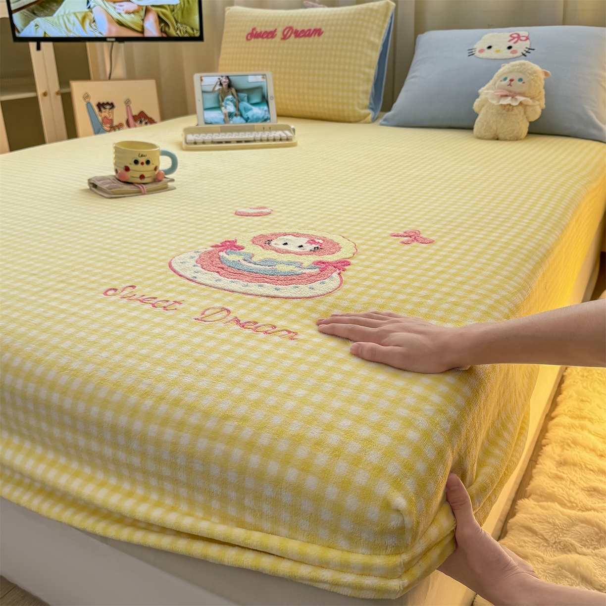 91家纺网 家纺一手货源 找家纺 灰鲸 2025新款高克重牛奶绒毛巾绣床笠单床笠单品床笠床笠单件 黄格蛋糕喵