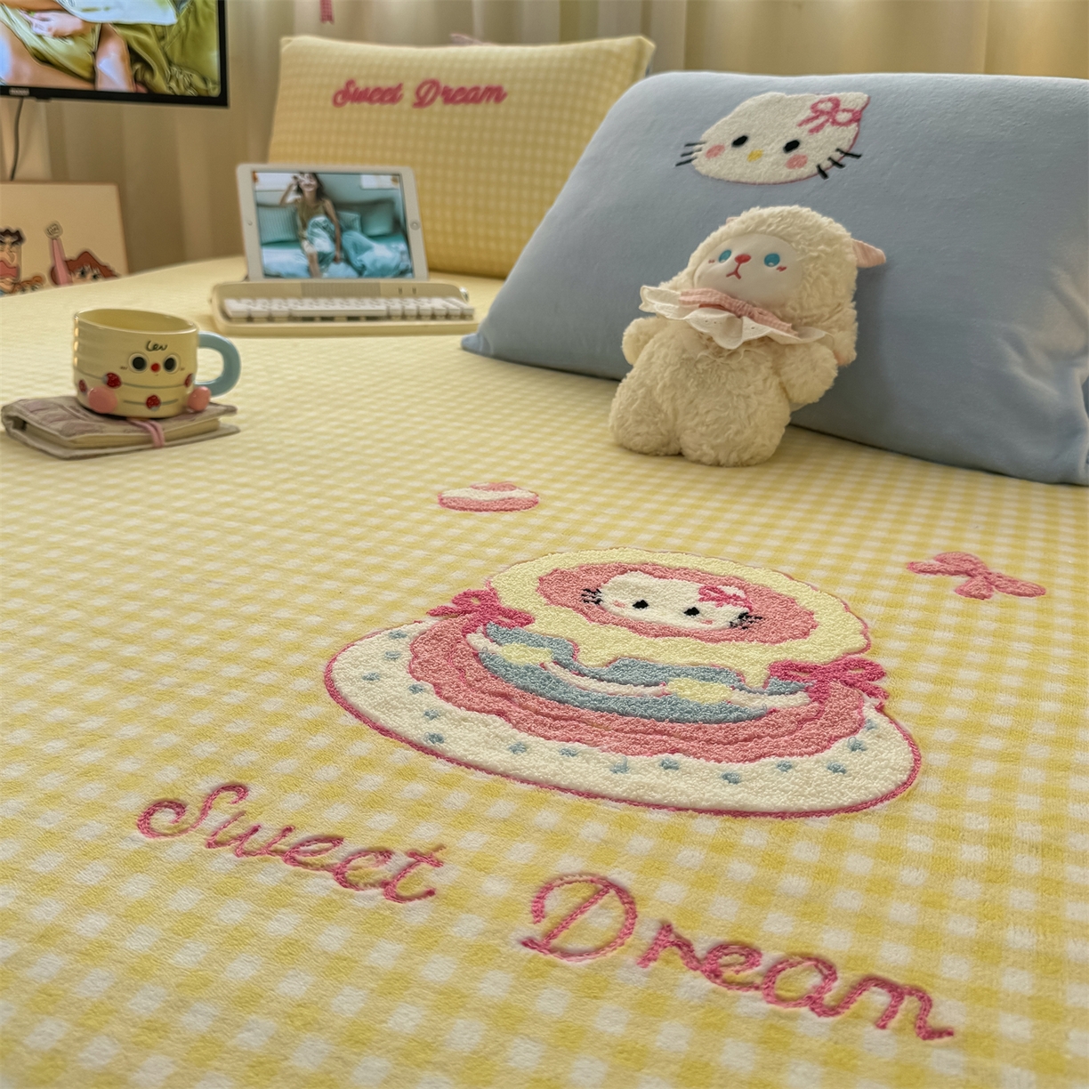 91家纺网 家纺一手货源 找家纺 灰鲸 2025新款高克重牛奶绒毛巾绣床笠单床笠单品床笠床笠单件 黄格蛋糕喵