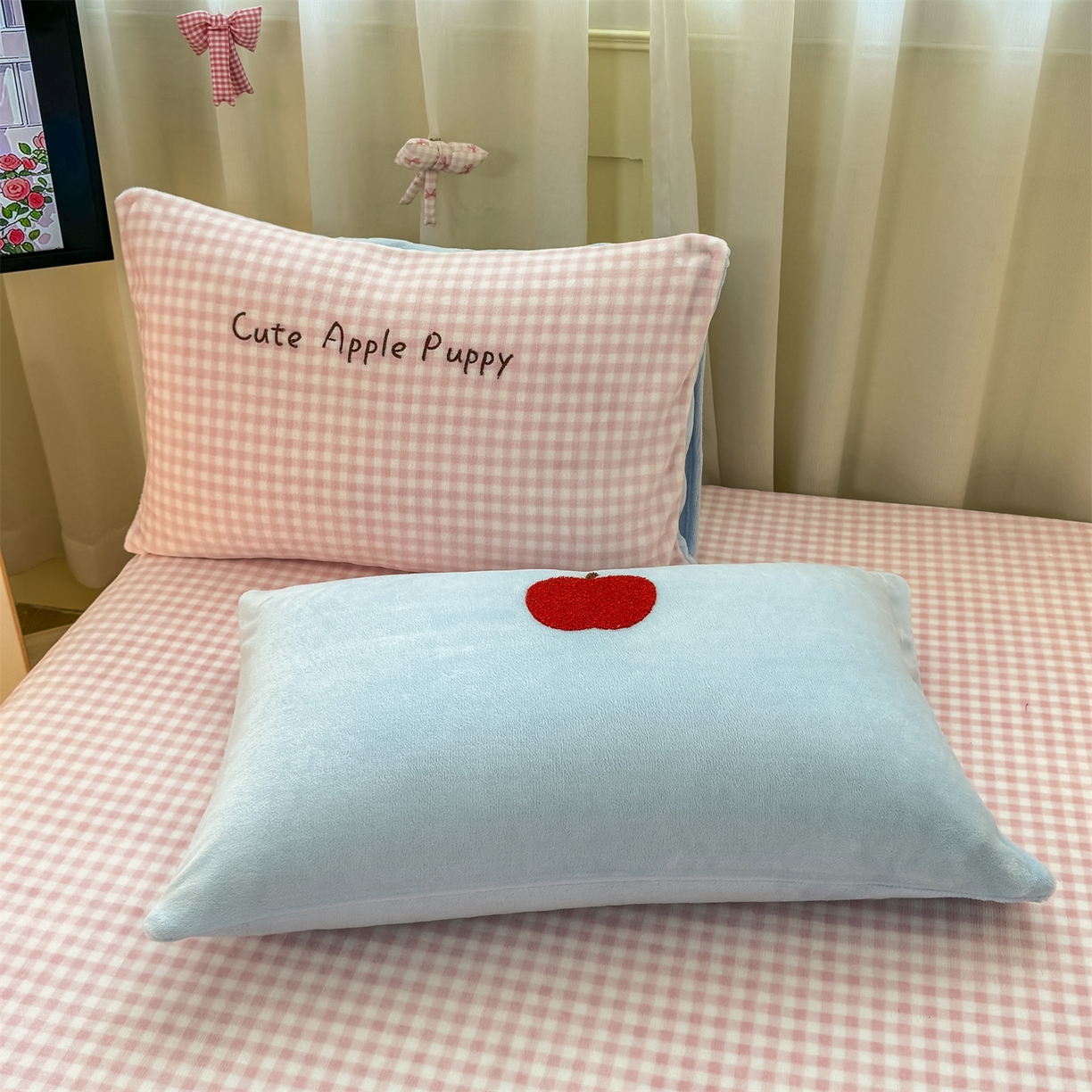 91家纺网 家纺一手货源 找家纺 灰鲸 2025新款高克重牛奶绒毛巾绣床笠单床笠单品床笠床笠单件 粉格苹果狗