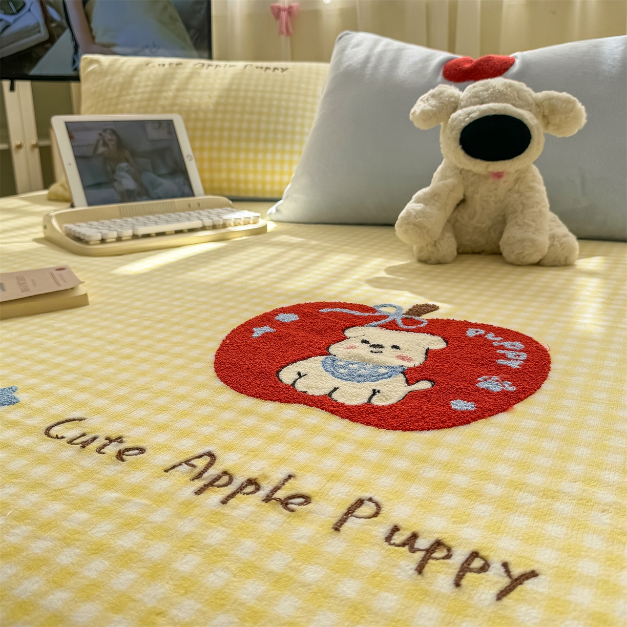 91家纺网 家纺一手货源 找家纺 灰鲸 2025新款高克重牛奶绒毛巾绣床笠单床笠单品床笠床笠单件 黄格苹果狗