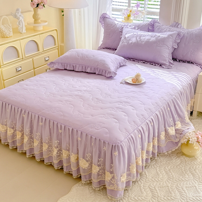 91家纺网 家纺一手货源 找家纺 美达家纺 2025新款玫瑰系列全棉夹棉床裙 玫瑰-紫色