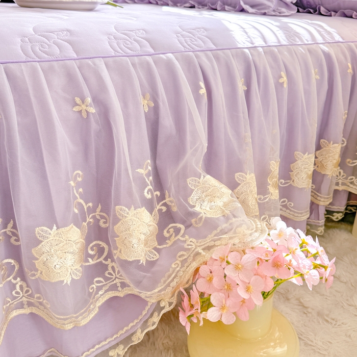 91家纺网 家纺一手货源 找家纺 美达家纺 2025新款玫瑰系列全棉夹棉床裙 玫瑰-紫色