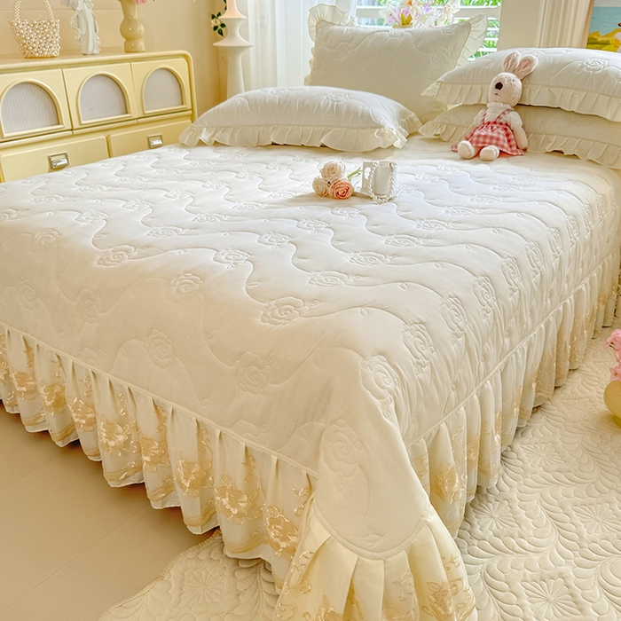 91家纺网 家纺一手货源 找家纺 美达家纺 2025新款玫瑰系列全棉夹棉床盖四件套 玫瑰-米白