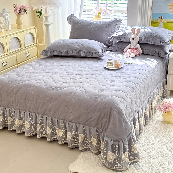 91家纺网 家纺一手货源 找家纺 美达家纺 2025新款玫瑰系列全棉夹棉床盖四件套 玫瑰-浅灰