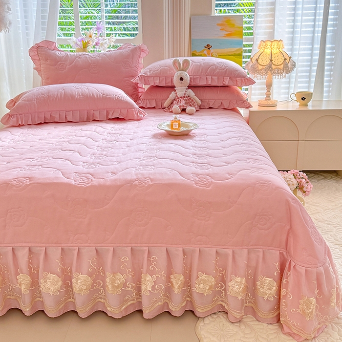 91家纺网 家纺一手货源 找家纺 美达家纺 2025新款玫瑰系列全棉夹棉床盖四件套 玫瑰-浅玉