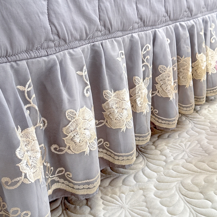 91家纺网 家纺一手货源 找家纺 美达家纺 2025新款玫瑰系列全棉夹棉床盖四件套 玫瑰-浅灰