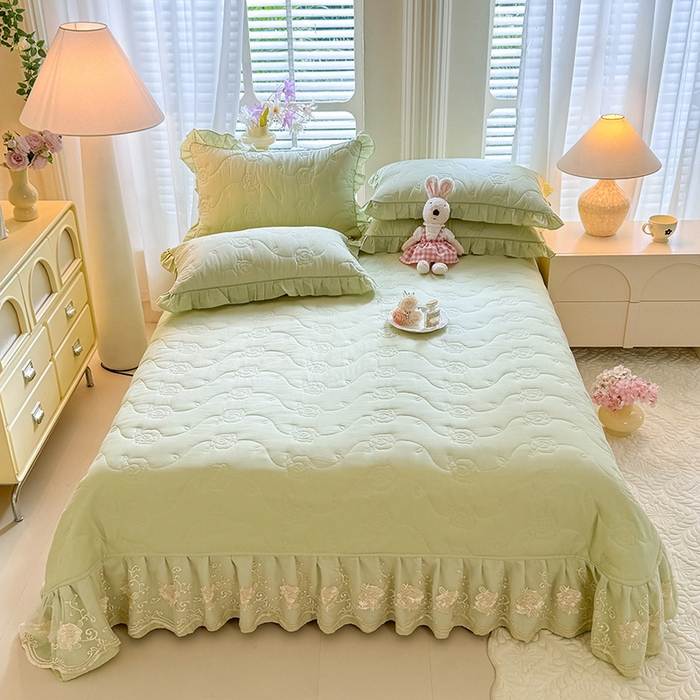 91家纺网 家纺一手货源 找家纺 美达家纺 2025新款玫瑰系列全棉夹棉床盖四件套 玫瑰-嫩绿