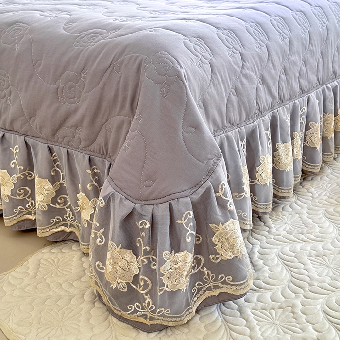 91家纺网 家纺一手货源 找家纺 美达家纺 2025新款玫瑰系列全棉夹棉床盖四件套 玫瑰-浅灰