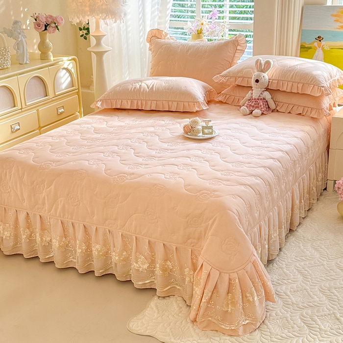 91家纺网 家纺一手货源 找家纺 美达家纺 2025新款玫瑰系列全棉夹棉床盖四件套 玫瑰-米咖