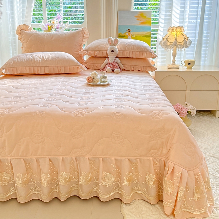 91家纺网 家纺一手货源 找家纺 美达家纺 2025新款玫瑰系列全棉夹棉床盖四件套 玫瑰-米咖