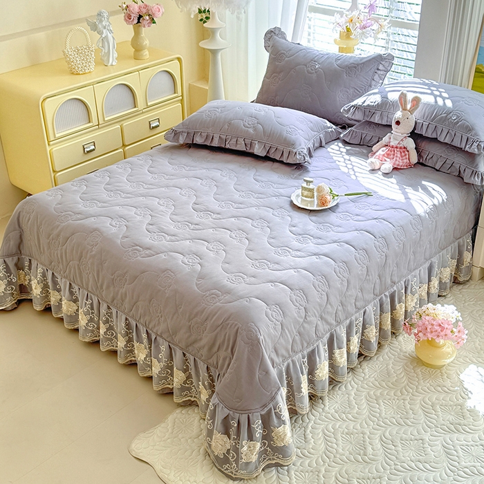 91家纺网 家纺一手货源 找家纺 美达家纺 2025新款玫瑰系列全棉夹棉床盖四件套 玫瑰-浅灰