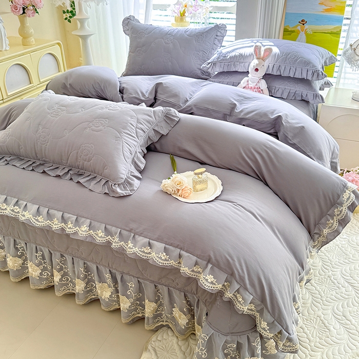91家纺网 家纺一手货源 找家纺 美达家纺 2025新款玫瑰系列全棉夹棉床盖四件套 玫瑰-浅灰