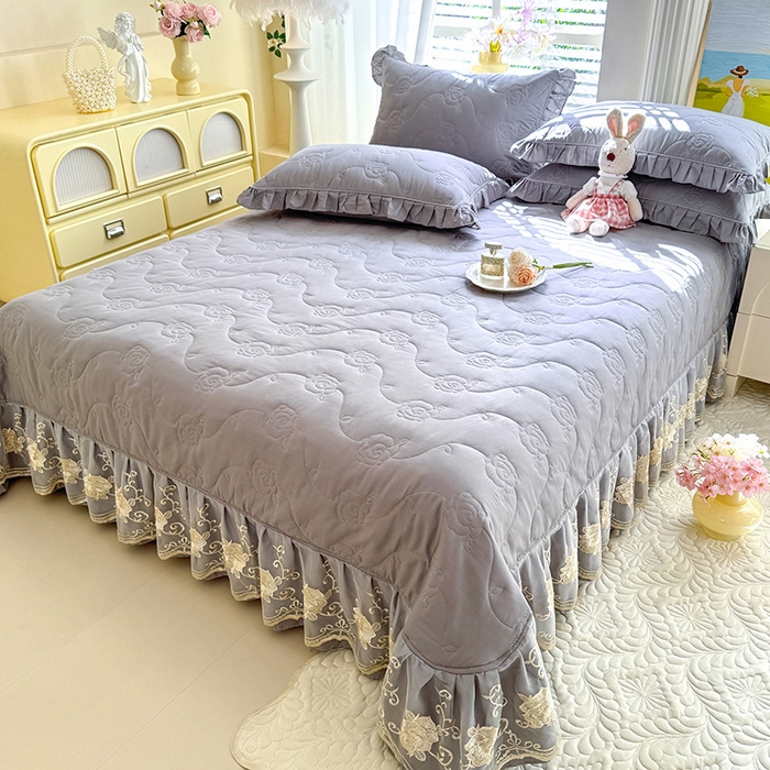 91家纺网 家纺一手货源 找家纺 美达家纺 2025新款玫瑰系列全棉夹棉床盖四件套 玫瑰-浅灰