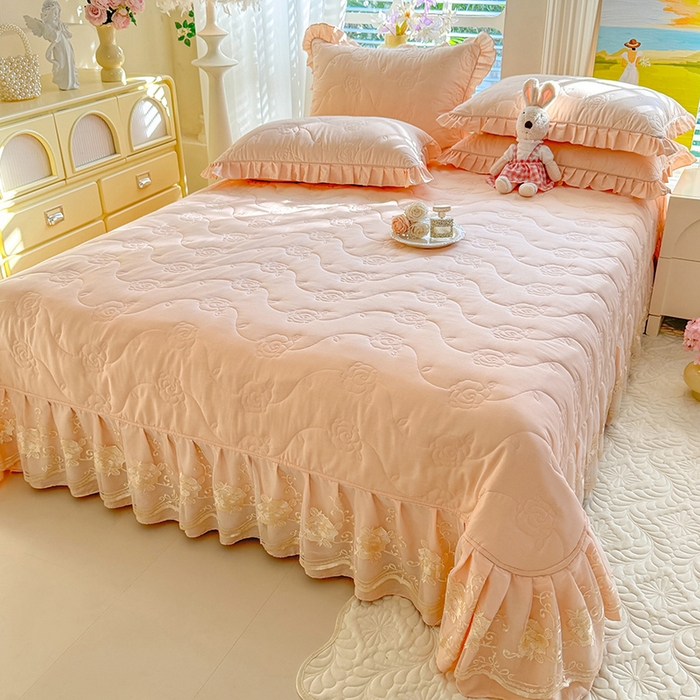 91家纺网 家纺一手货源 找家纺 美达家纺 2025新款玫瑰系列全棉夹棉床盖四件套 玫瑰-米咖