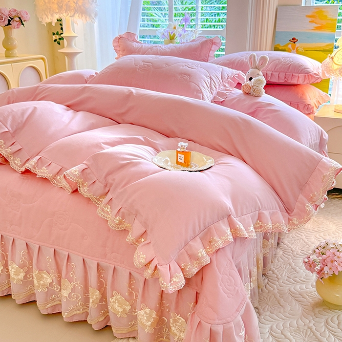 91家纺网 家纺一手货源 找家纺 美达家纺 2025新款玫瑰系列全棉夹棉床盖四件套 玫瑰-浅玉