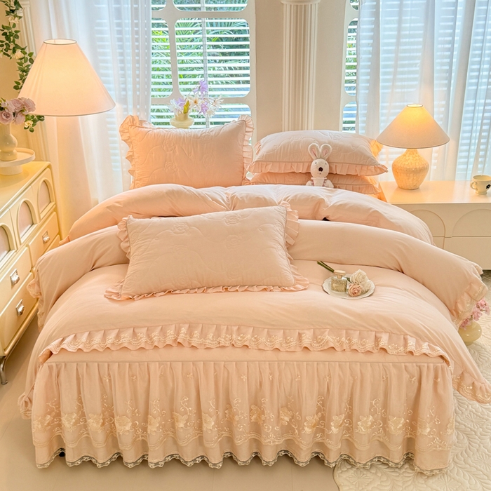 91家纺网 家纺一手货源 找家纺 （总）美达家纺 2025新款玫瑰系列全棉夹棉床裙四件套