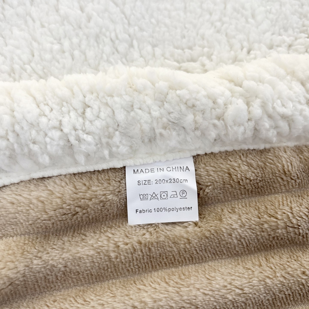 91家纺网 家纺一手货源 找家纺 枋梢家纺 2025新款仿兔毛绒大抽条羊羔绒毛毯反包双层条纹羊羔绒法兰绒毛毯跨境外贸 驼色