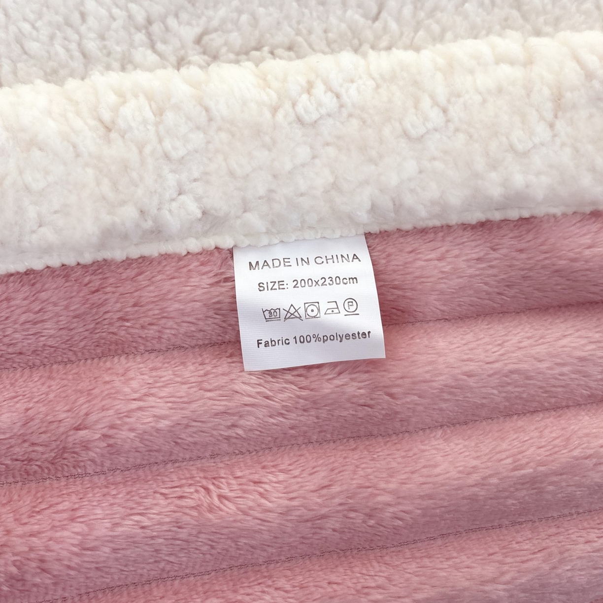 91家纺网 家纺一手货源 找家纺 枋梢家纺 2025新款仿兔毛绒大抽条羊羔绒毛毯反包双层条纹羊羔绒法兰绒毛毯跨境外贸 豆沙粉