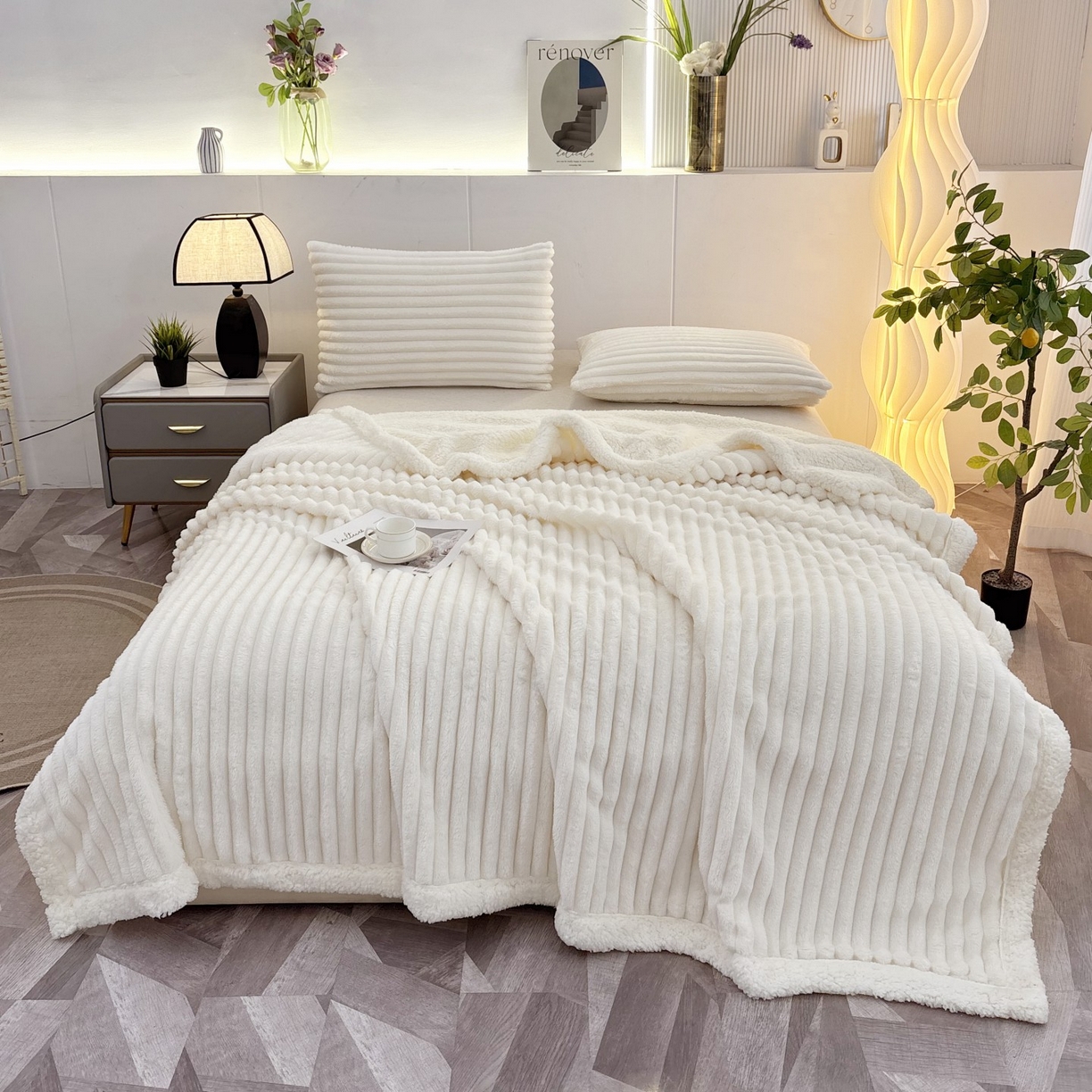 91家纺网 家纺一手货源 找家纺 枋梢家纺 2025新款仿兔毛绒大抽条羊羔绒毛毯反包双层条纹羊羔绒法兰绒毛毯跨境外贸 米白