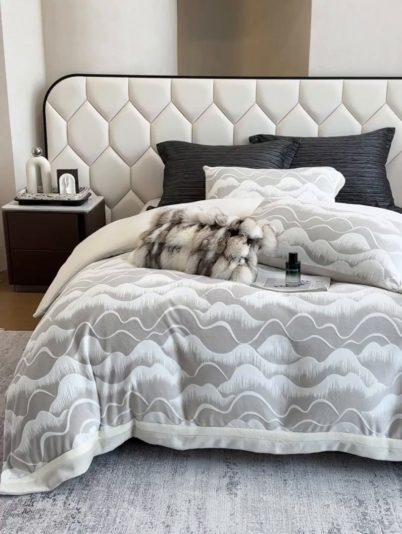 91家纺网 家纺一手货源 找家纺 （总）若未家居 LOVEWE HOUSE 2025新款220高克重牛奶绒色烂双拼四件套