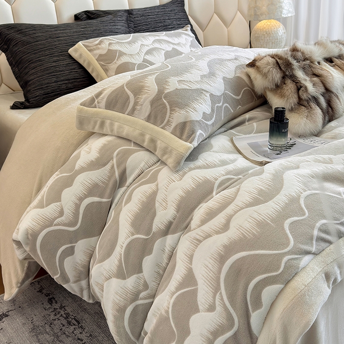 91家纺网 家纺一手货源 找家纺 （总）若未家居 LOVEWE HOUSE 2025新款220高克重牛奶绒色烂双拼四件套