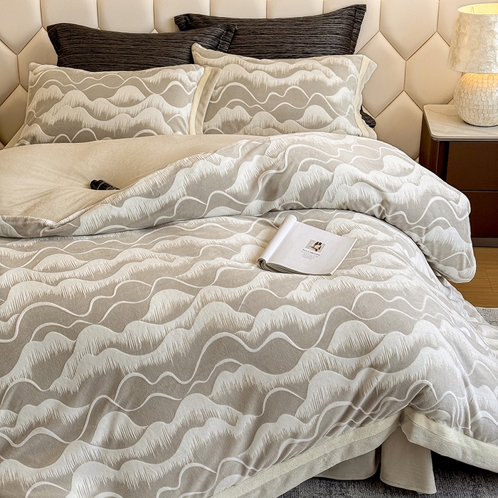 91家纺网 家纺一手货源 找家纺 （总）若未家居 LOVEWE HOUSE 2025新款220高克重牛奶绒色烂双拼四件套