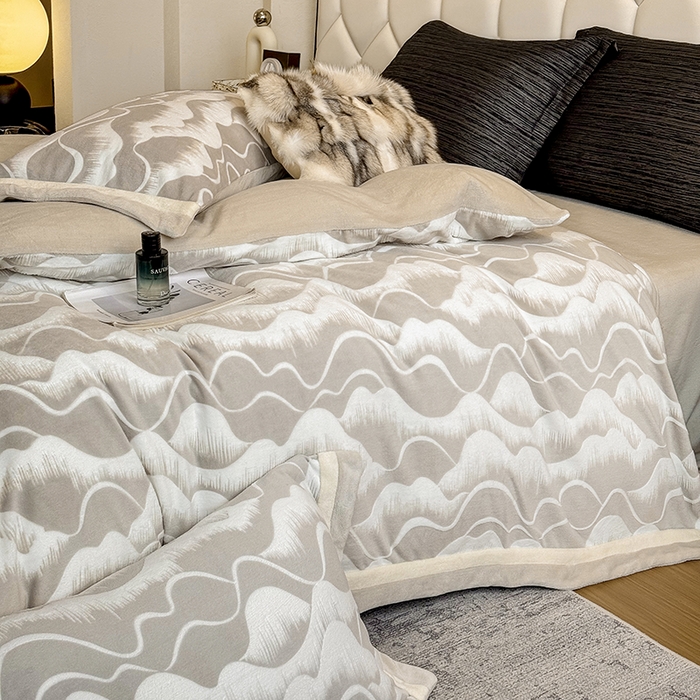 91家纺网 家纺一手货源 找家纺 （总）若未家居 LOVEWE HOUSE 2025新款220高克重牛奶绒色烂双拼四件套