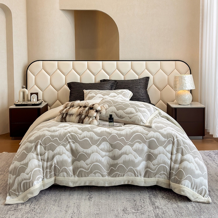 91家纺网 家纺一手货源 找家纺 若未家居 LOVEWE HOUSE 2025新款220高克重牛奶绒色烂双拼四件套 波澜壮阔 灰