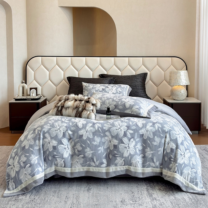 91家纺网 家纺一手货源 找家纺 若未家居 LOVEWE HOUSE 2025新款220高克重牛奶绒色烂双拼四件套 花漾梦雨 兰