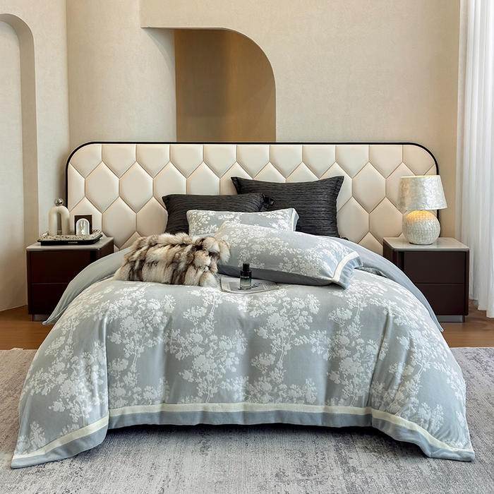 91家纺网 家纺一手货源 找家纺 若未家居 LOVEWE HOUSE 2025新款220高克重牛奶绒色烂双拼四件套 画意枝头 浅兰