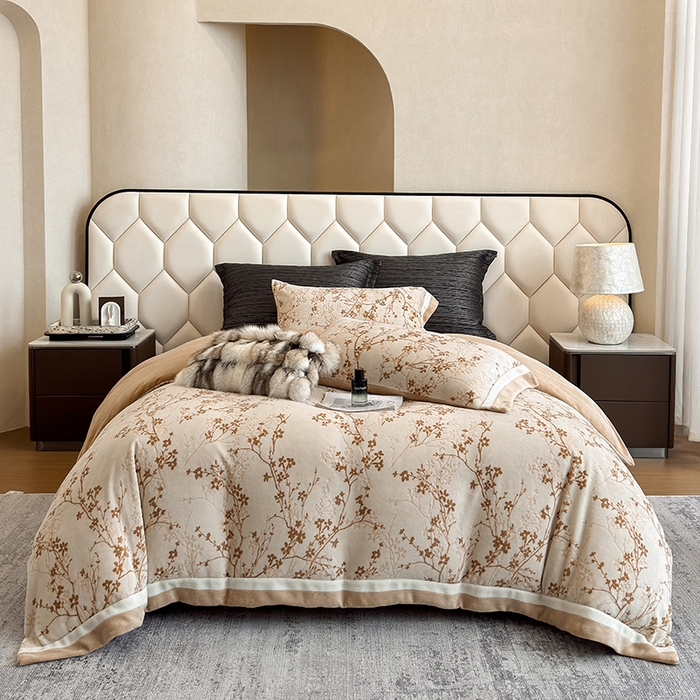 91家纺网 家纺一手货源 找家纺 若未家居 LOVEWE HOUSE 2025新款220高克重牛奶绒色烂双拼四件套 山茶花语 咖