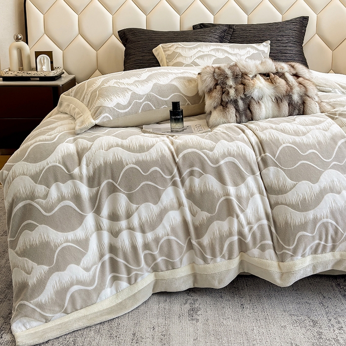 91家纺网 家纺一手货源 找家纺 若未家居 LOVEWE HOUSE 2025新款220高克重牛奶绒色烂双拼四件套 波澜壮阔 灰