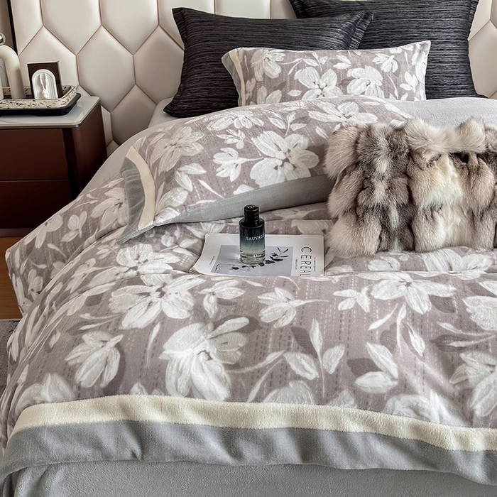 91家纺网 家纺一手货源 找家纺 若未家居 LOVEWE HOUSE 2025新款220高克重牛奶绒色烂双拼四件套 花漾梦雨 咖