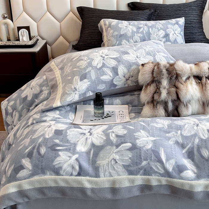 91家纺网 家纺一手货源 找家纺 若未家居 LOVEWE HOUSE 2025新款220高克重牛奶绒色烂双拼四件套 花漾梦雨 兰