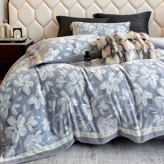 91家纺网 家纺一手货源 找家纺 若未家居 LOVEWE HOUSE 2025新款220高克重牛奶绒色烂双拼四件套 花漾梦雨 兰