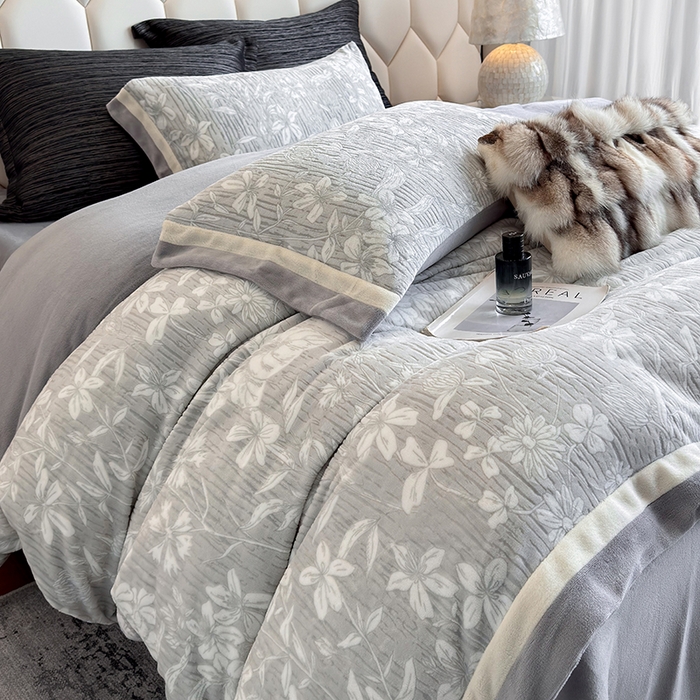 91家纺网 家纺一手货源 找家纺 若未家居 LOVEWE HOUSE 2025新款220高克重牛奶绒色烂双拼四件套 花音灰