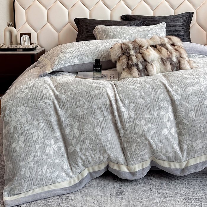 91家纺网 家纺一手货源 找家纺 若未家居 LOVEWE HOUSE 2025新款220高克重牛奶绒色烂双拼四件套 花音灰