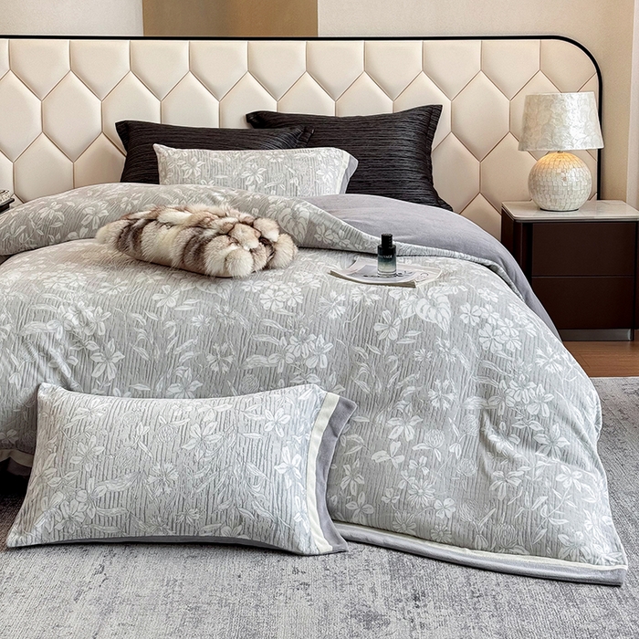 91家纺网 家纺一手货源 找家纺 若未家居 LOVEWE HOUSE 2025新款220高克重牛奶绒色烂双拼四件套 花音灰